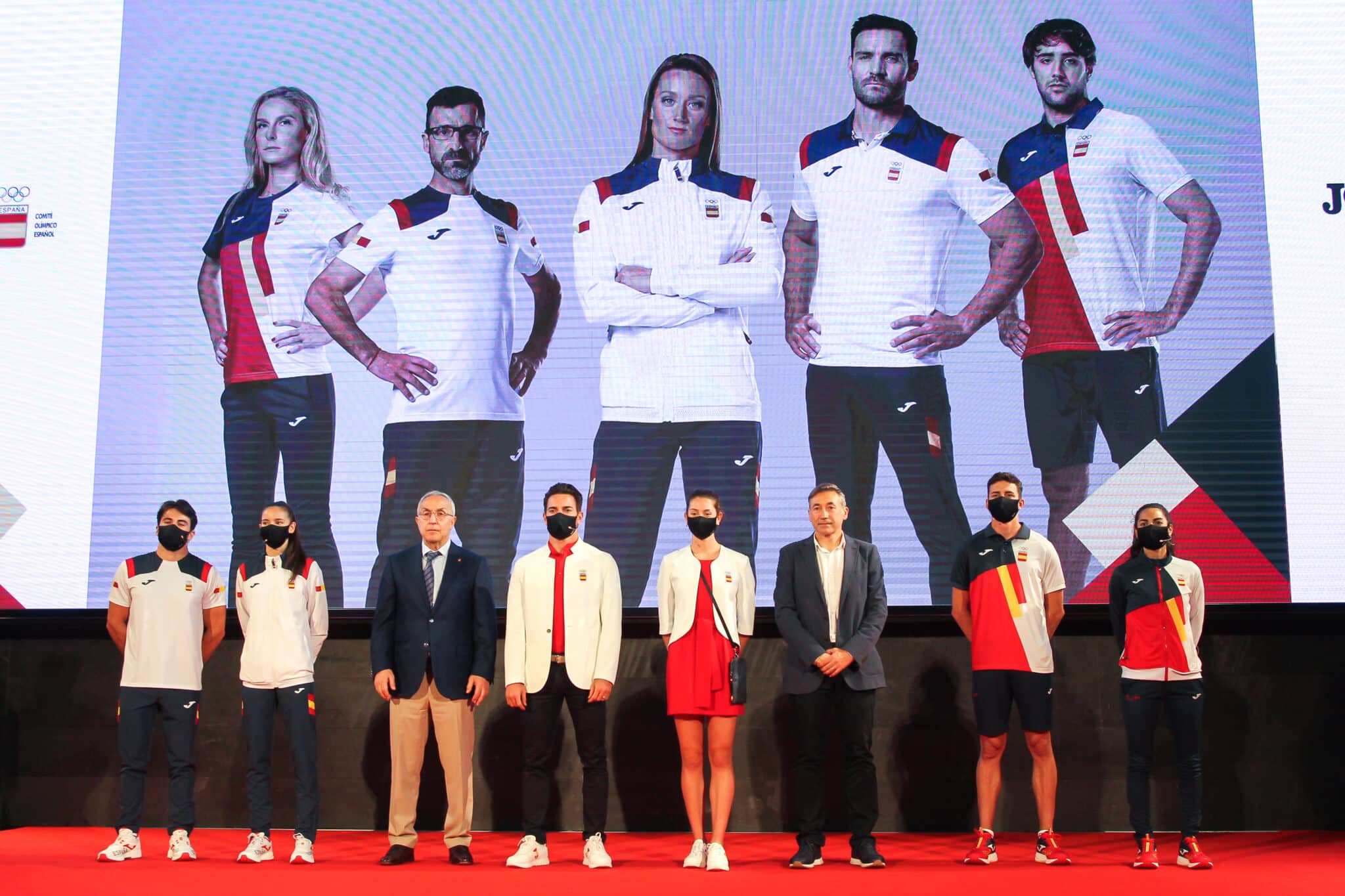 Varios atletas españoles, durante la presentación de la equipación para los Juegos Olímpicos de Tokio 2020