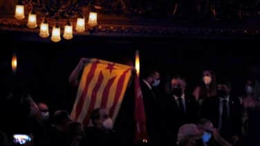 Los 'espontáneos' del acto de Sánchez entraron con invitaciones enviadas a la CUP