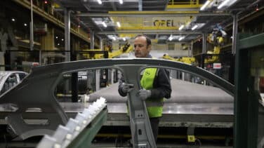 La automoción afronta una tormenta perfecta por la falta de chips y la caída de las ventas