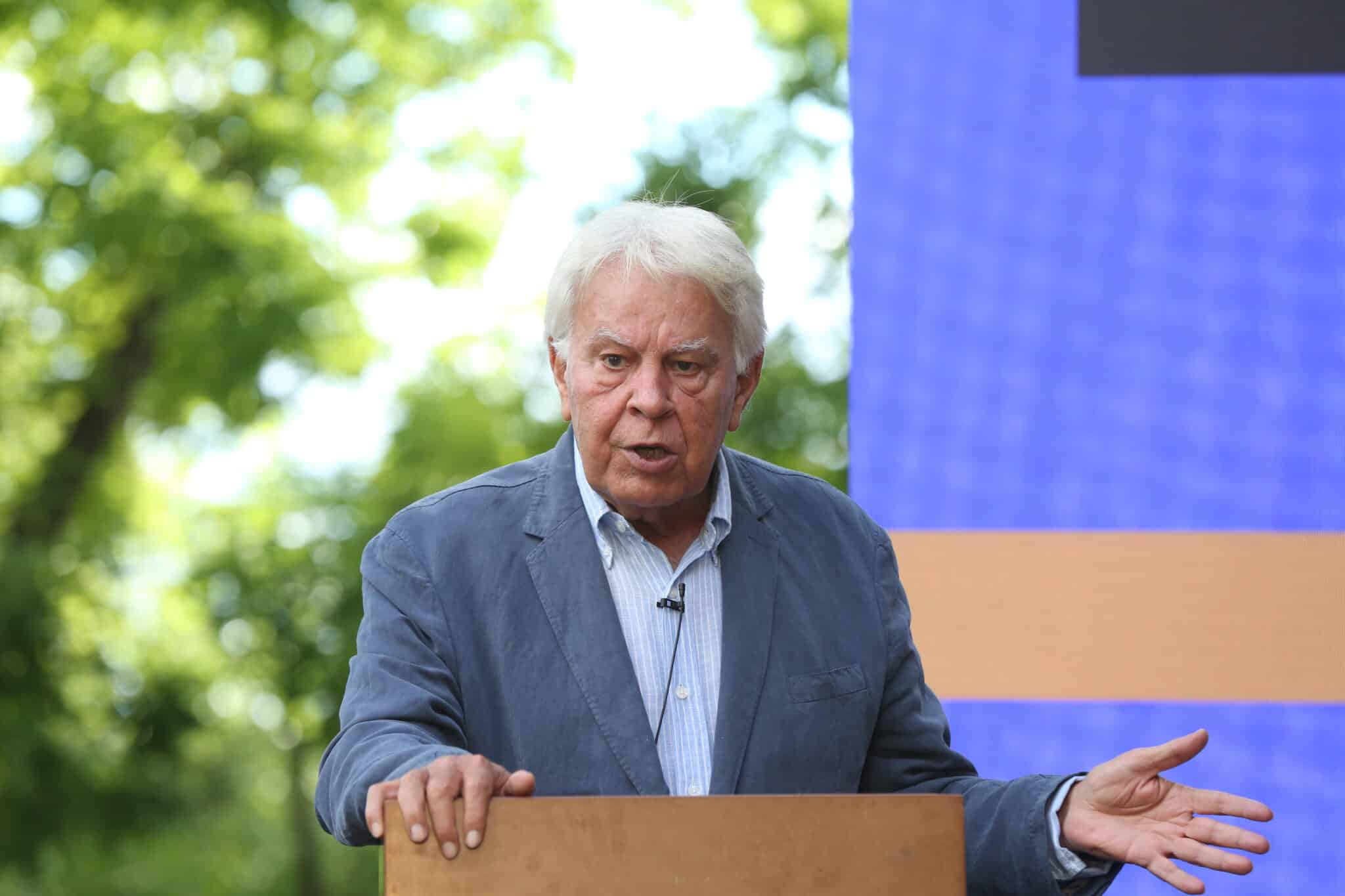 El expresidente del Gobierno, Felipe González, durante la entrega del I Premio Rojana 'Alfredo Pérez Rubalcaba'