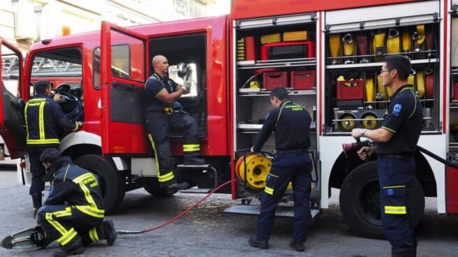 Granada.- Sucesos.- Afectadas cuatro naves de una empresa de jamones por un incendio en Otura