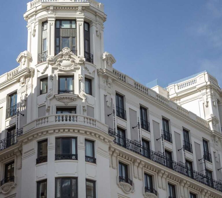 El hotel de Cristiano Ronaldo en Madrid abrirá sus puertas este lunes