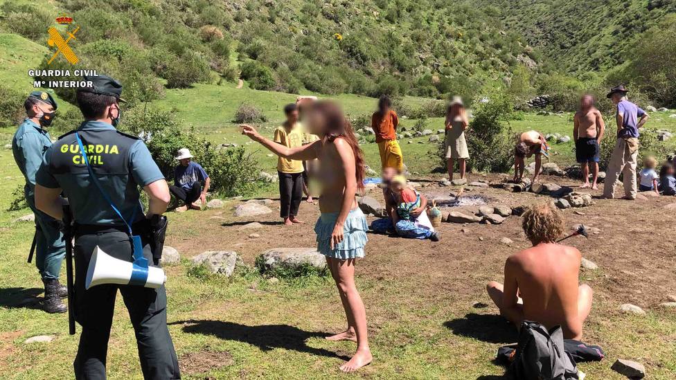 Los 'hippies' de la 'Familia Arcoíris' suman 76 propuestas para sanción