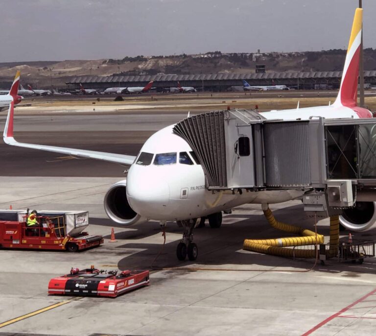Las aerolíneas se preparan para un verano a medio gas