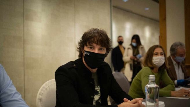El chef Jordi Cruz vuelve a alabar a Isabel Díaz Ayuso por su gestión de la hostelería durante la pandemia. El chef Jordi Cruz, durante una reunión del sector hostelero en Barcelona.