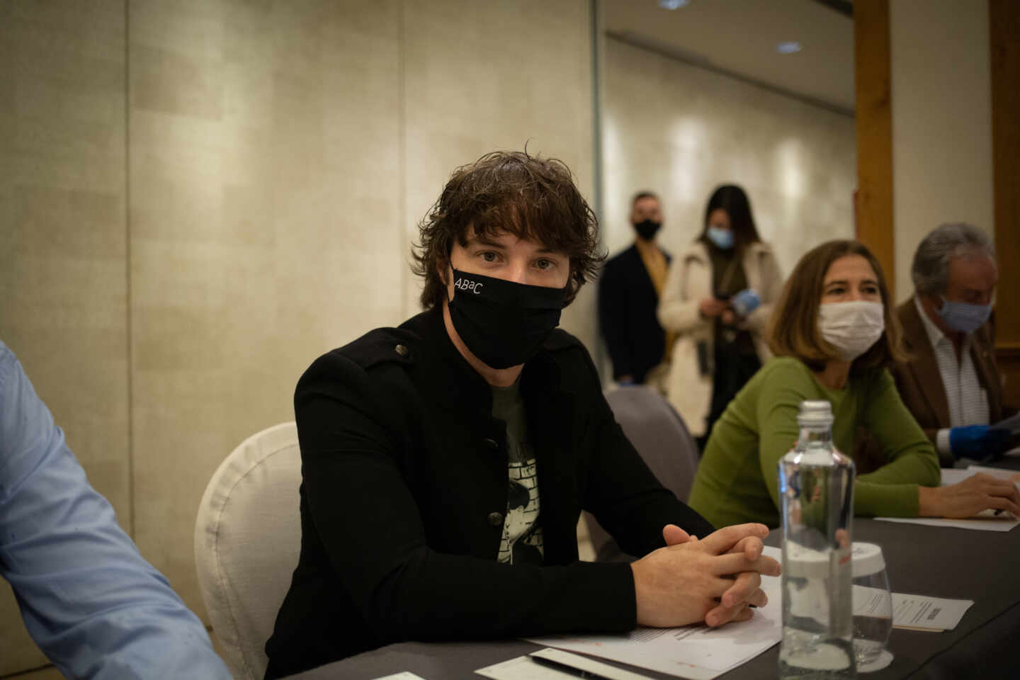 El chef Jordi Cruz, durante una reunión del sector hostelero en Barcelona.