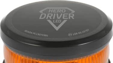 Las luces de emergencia V-16 para el coche sustituirán al triángulo a partir del 1 de julio