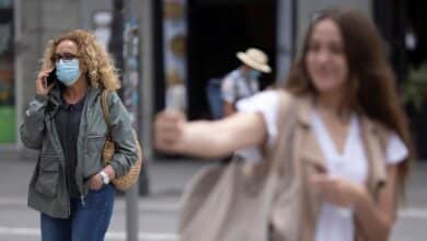 El Gobierno mantendrá la mascarilla en exteriores en conciertos y manifestaciones