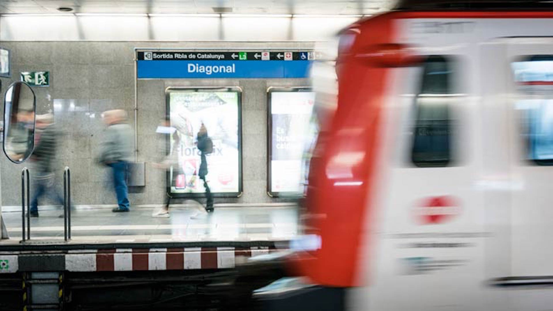 Plataforma per la Llengua reclama el uso del catalán en la megafonía del transporte público