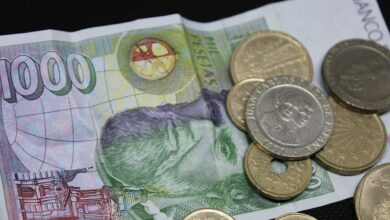 Último día para cambiar pesetas por euros: horas de cola y sin cita previa