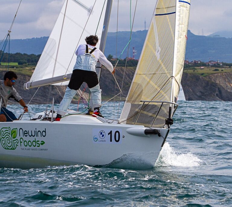 NeWind Foods se une al deporte como patrocinador de un equipo en la Copa España y el Mundial J80 Worlds de vela