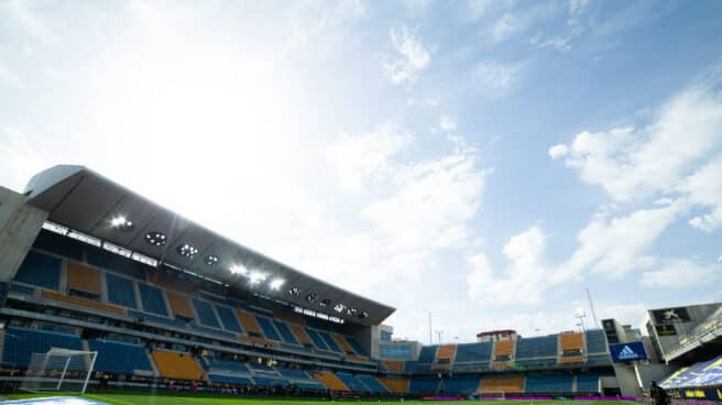 El Ayuntamiento de Cádiz cambia el nombre del Estadio Carranza por Estadio Nuevo Mirandilla Estadio del Cádiz