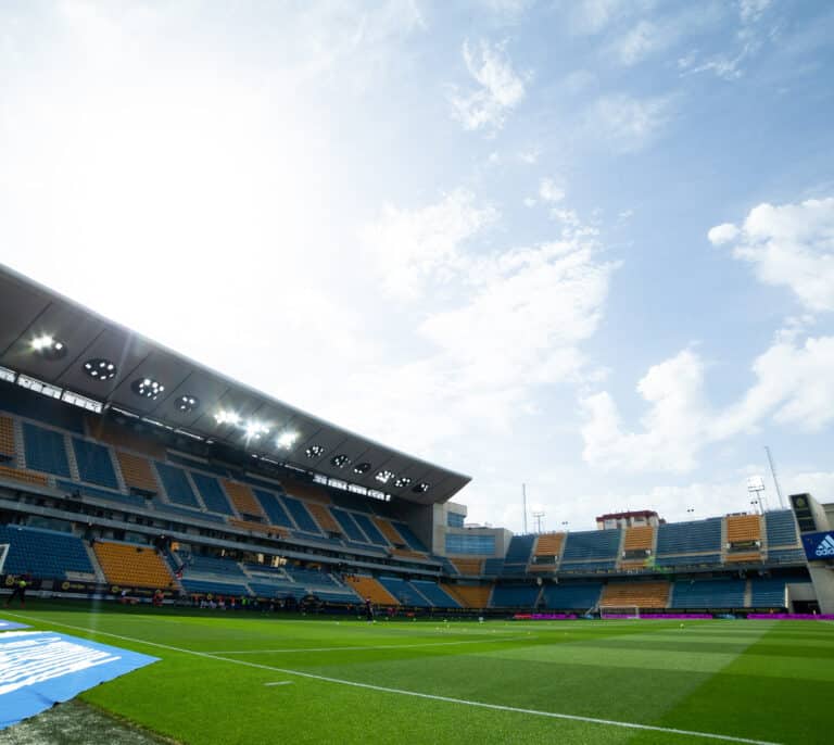 El Ayuntamiento de Cádiz cambia el nombre del Estadio Carranza por Estadio Nuevo Mirandilla