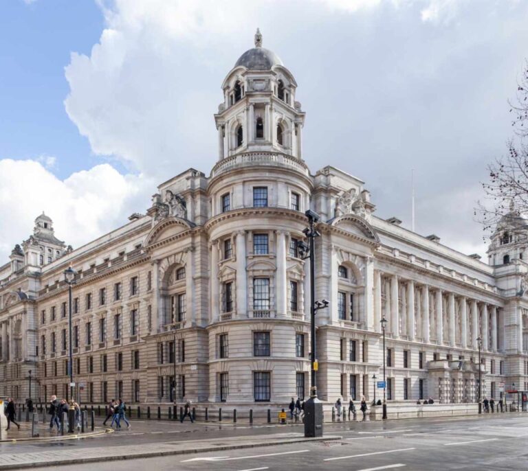 OHL ultima la venta de su 49% en el antiguo Ministerio de la Guerra de Londres