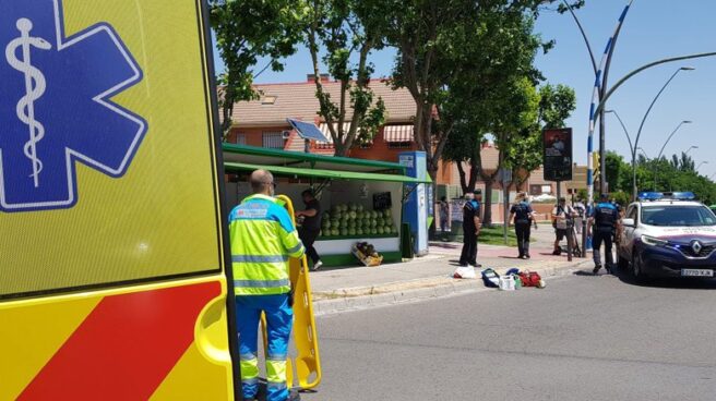 Herido muy grave un joven tras chocar en patinete contra un puesto de melones