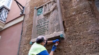 José María Pemán desaparece de la calle Isabel La Católica de Cádiz