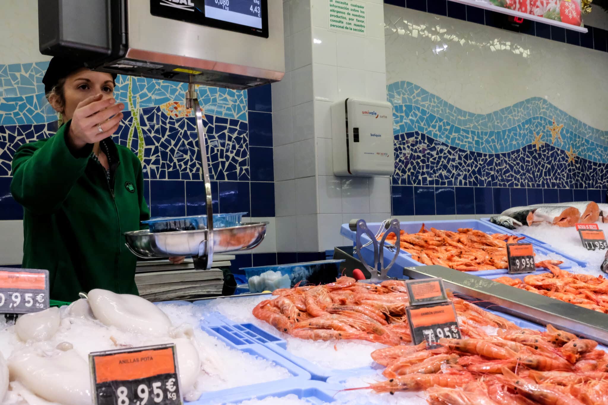 Imagen de una pescadería en un supermercado.