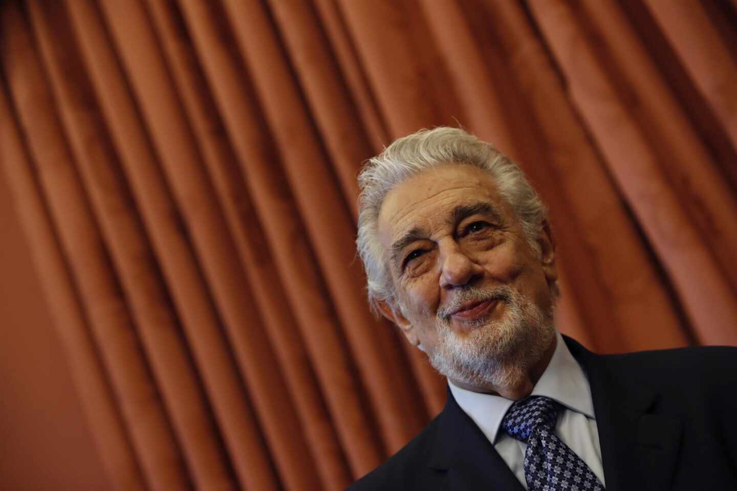 Plácido Domingo recibe en el Teatro Real la distinción como embajador honorario del Patrimonio Mundial de España.