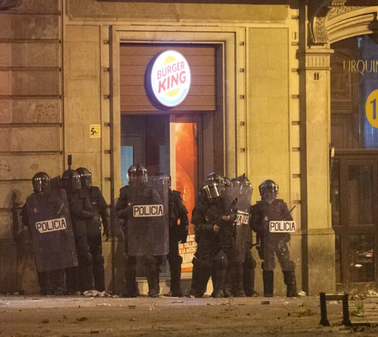 Un policía imputado por el 1-O: "Si me condenan, ¿me indultará también el Gobierno?"