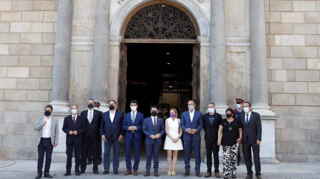 Los presos indultados, recibidos por Pere Aragonès en el Palau de la Generalitat. Los presos indultados, recibidos por Pere Aragonès en el Palau de la Generalitat.