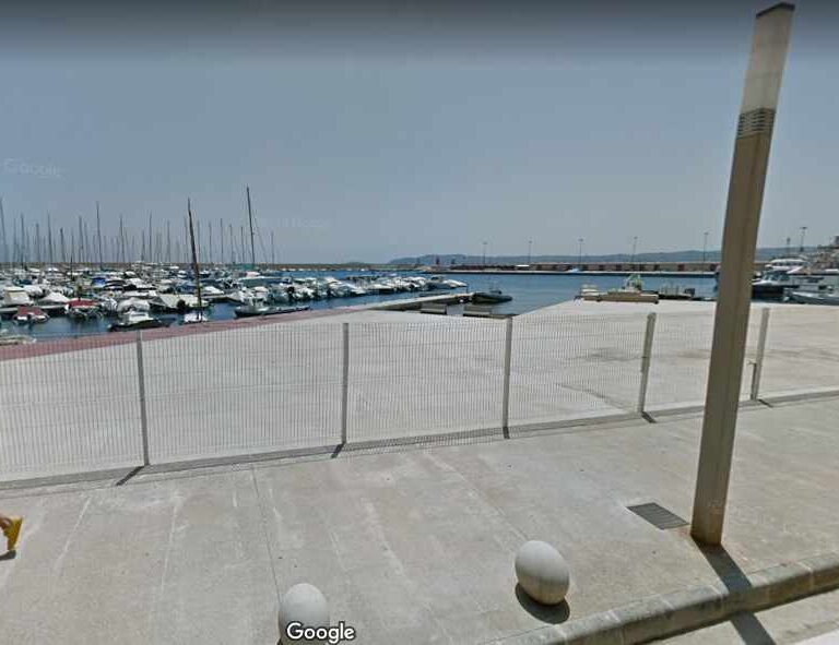 Localizan un cadáver en avanzado estado de descomposición flotando en Alicante