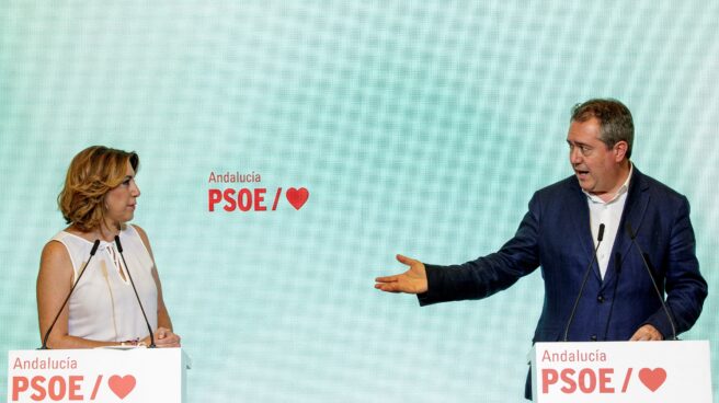 Díaz y Espadas durante la comparecencia de prensa de este lunes en Sevilla Díaz y Espadas durante la comparecencia de prensa de este lunes en Sevilla