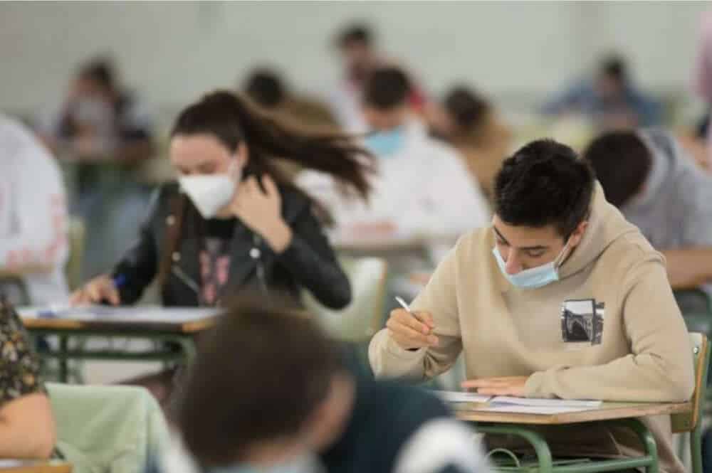 Seis CCAA quieren vacunar a alumnos mayores de 12 años antes del inicio del próximo curso