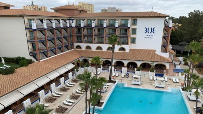 Un hotel español de cinco estrellas ofrece 4.000 euros por pasar el verano en él Instalaciones del hotel Tui Blue Isla Cristina que ha lanzado la oferta