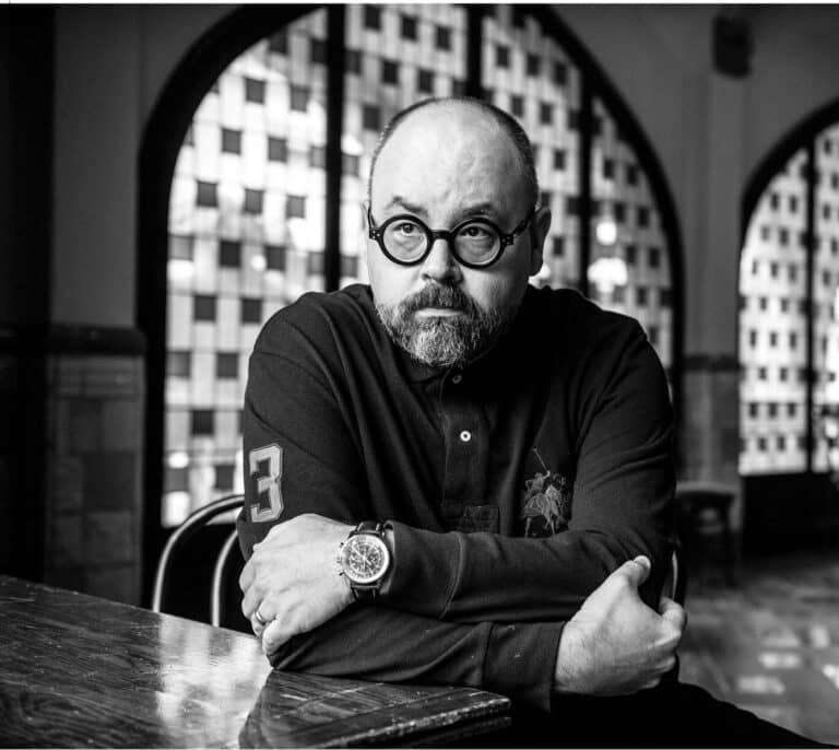 Ruiz Zafón: el dragón discreto sólo superado por Cervantes