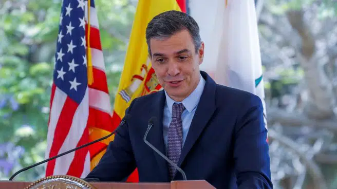 Sánchez pide reformas en Cuba "sin injerencias" y critica el embargo de EEUU
