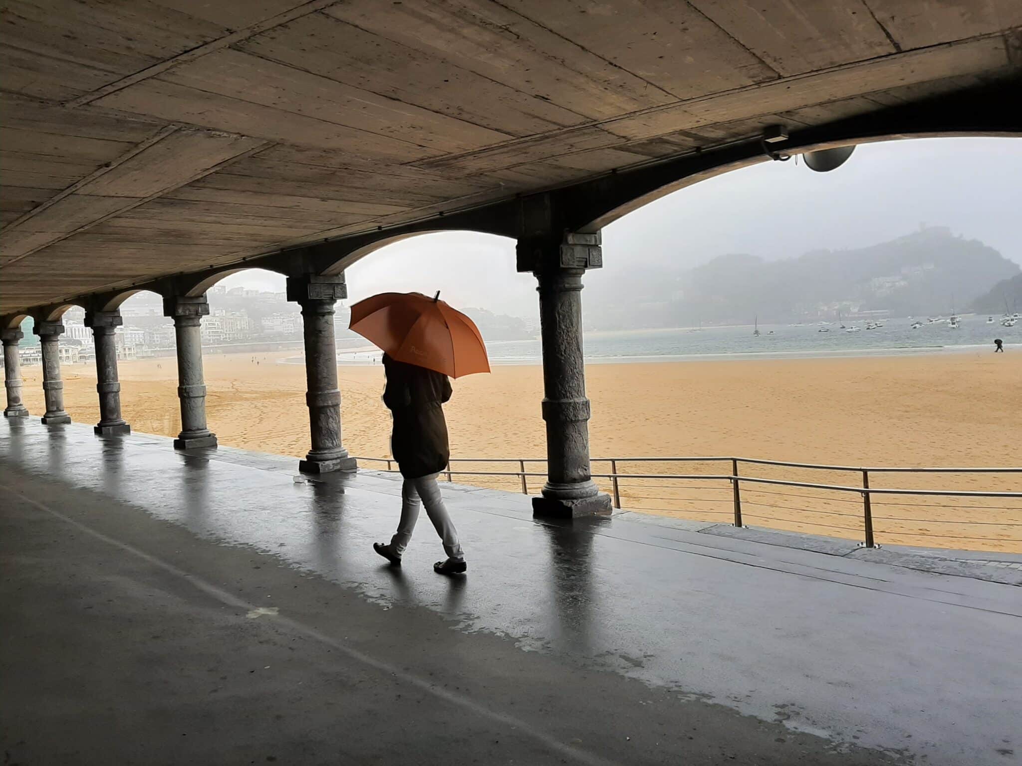 300.000 vascos no podrán ir de vacaciones... ni vacunados