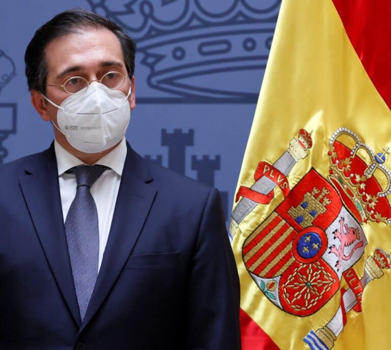 Albares toma posesión del ministerio de Exteriores en una apuesta por "reforzar" las relaciones con Marruecos
