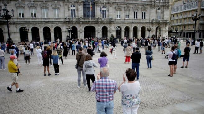 Los primeros indicios apuntan a que el asesinato de Samuel no fue una agresión homófoba Concentración tras el asesinato de Samuel en A Coruña.