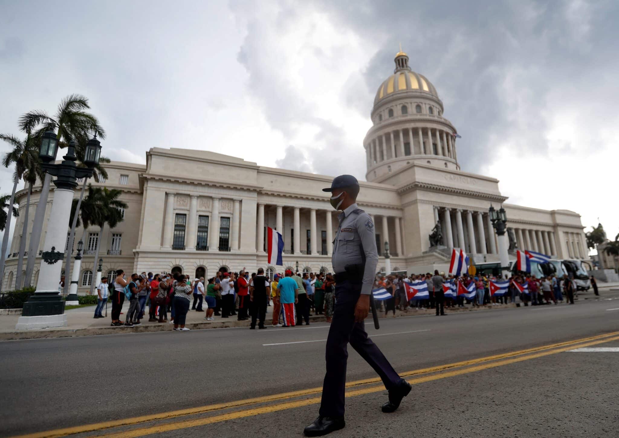 Manifestación ante el Capitolio de La Habana (Cuba).