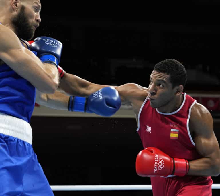 Enmanuel Reyes se queda sin medalla para España en boxeo y apunta a los árbitros: "No tengo ningún rasguño"
