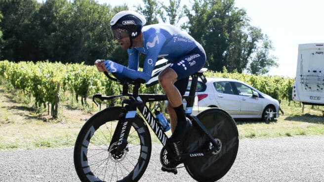 Alejandro Valverde del Movistar Team durante su participación en el Tour de Francia 2021.