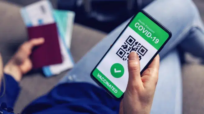 Cómo añadir el certificado COVID en Google Play o Apple Wallet para tenerlo en tu móvil