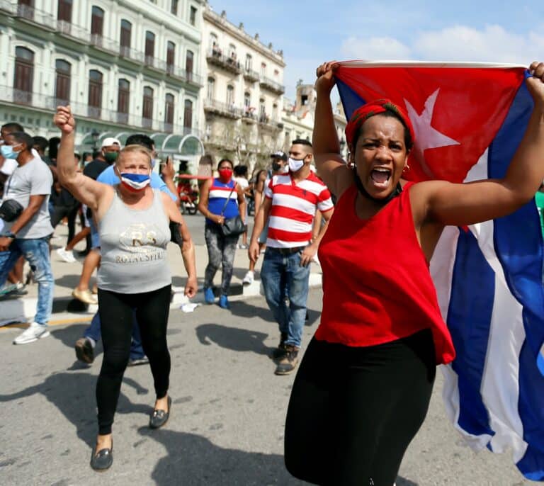 Cuba, Disneylandia desconchada