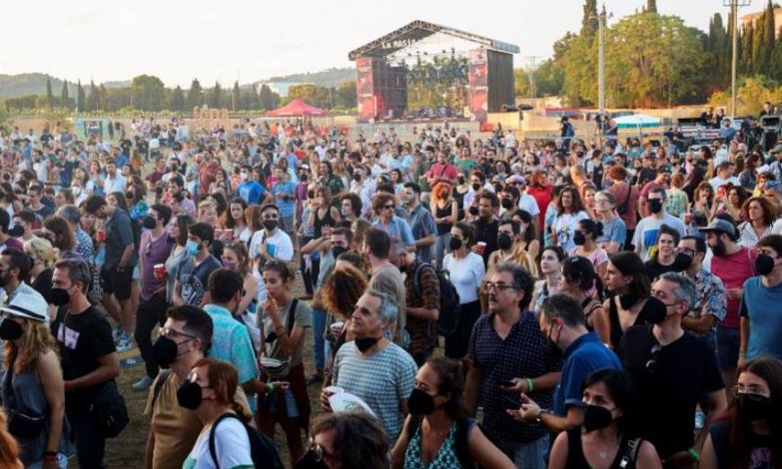 El Festival Vida de Barcelona cierra una edición sin distancia de seguridad que ha reunido a 27.200 personas