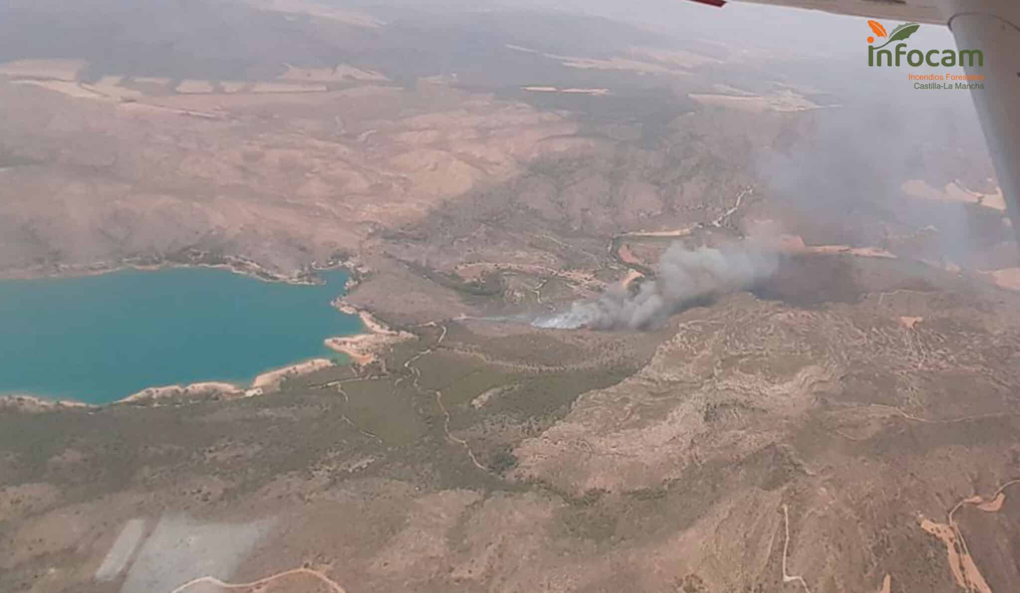 Declarado el nivel 2 de alerta en el incendio de Liétor (Albacete)