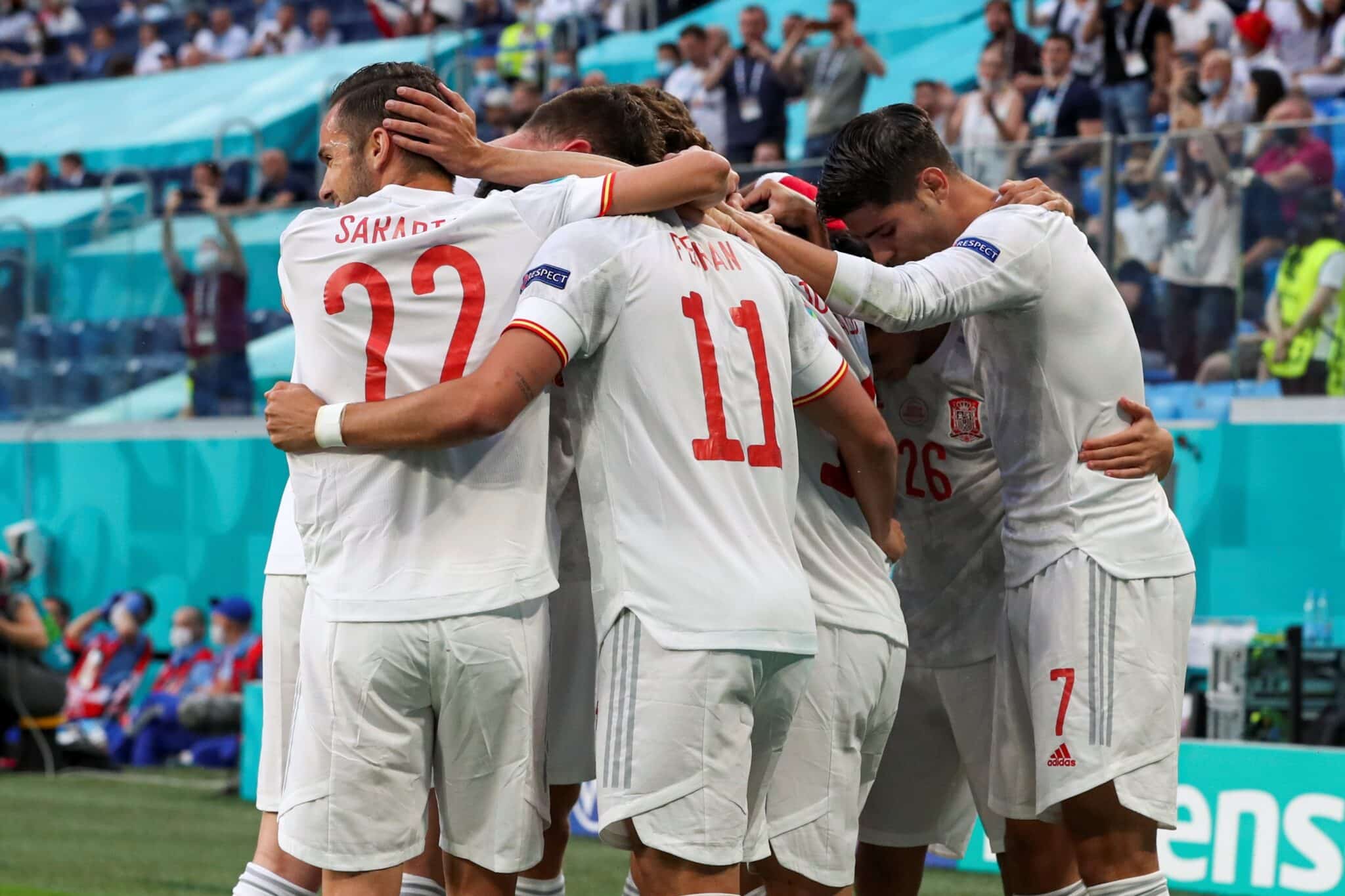 Los jugadores de España celebran el gol ante Suiza