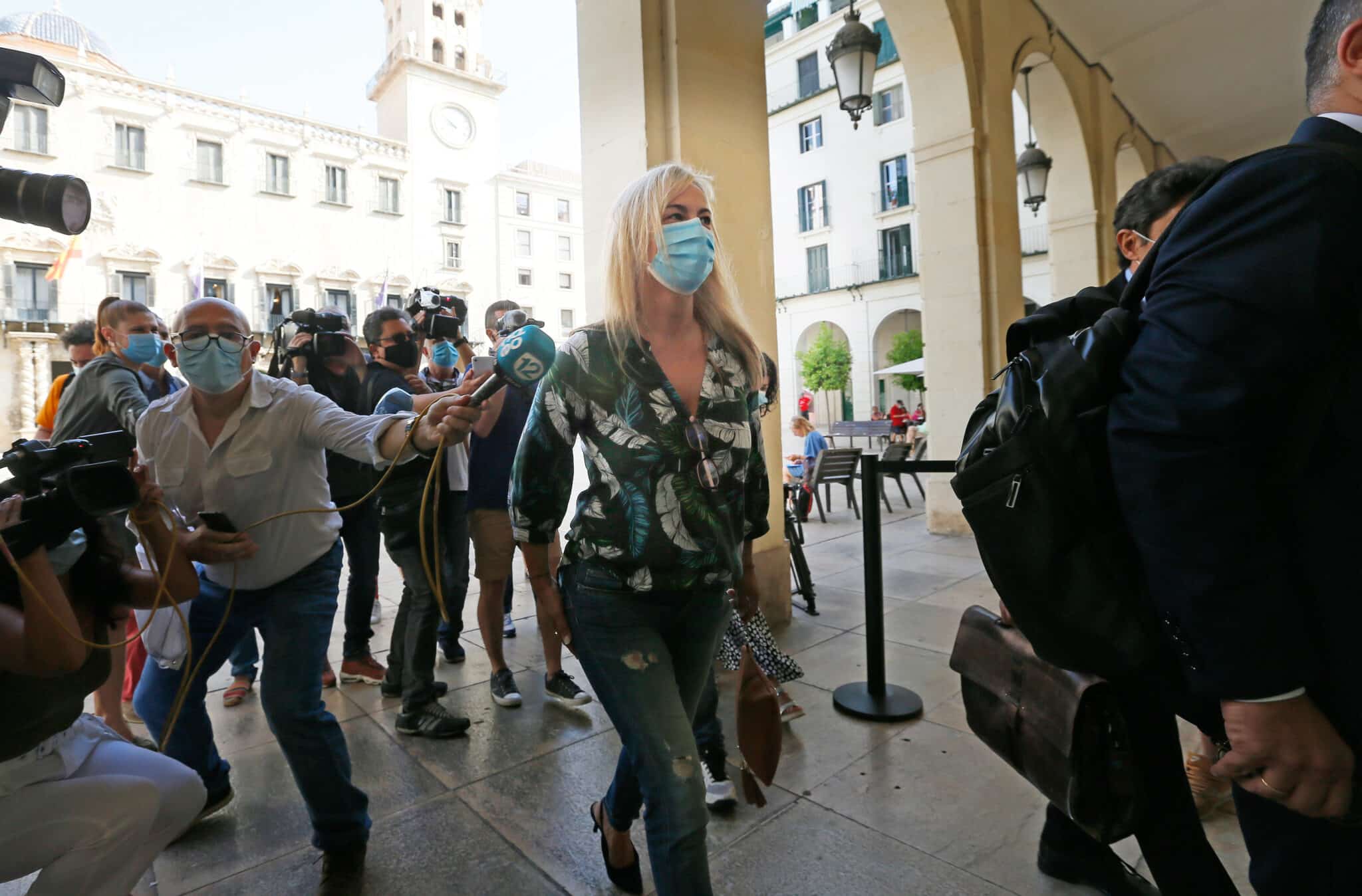 La ex alcaldesa Sonia Castedo llega a la Audiencia Provincial de Alicante.