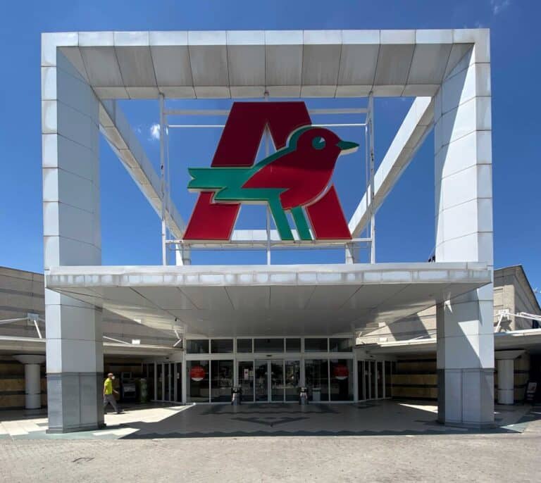 Alcampo se abre a reducir el ERE si cambia de formato algunas tiendas que iban a cerrar