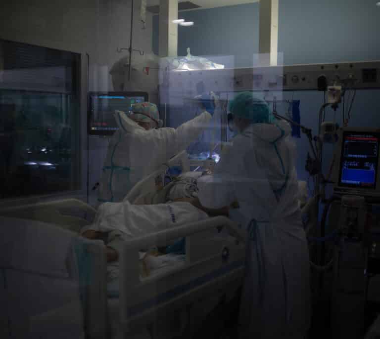 La quinta ola aminora en Cataluña: 5.606 casos y ninguna muerte en las últimas 24 horas