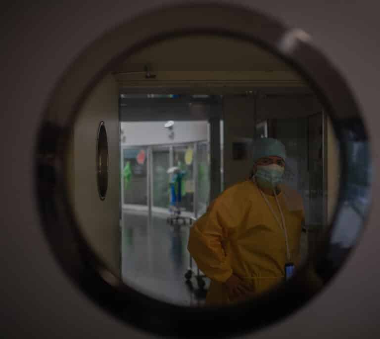 Cataluña registra 9.416 casos y cinco muertes en las últimas 24 horas