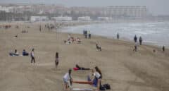 Rescatan con síntomas de ahogamiento a un niño y a un hombre en Valencia