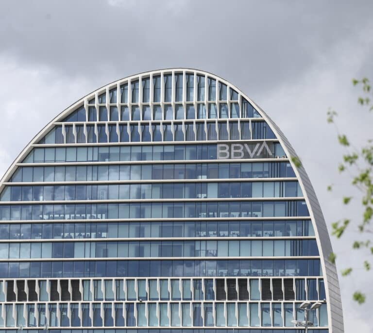 El BBVA cierra este lunes el plazo de adhesión voluntaria al ERE para 2.935 empleados