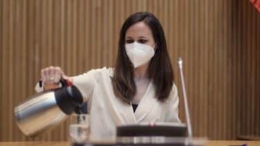 Belarra arremete contra Juan Carlos I el día del despacho en Marivent entre el Rey y Sánchez