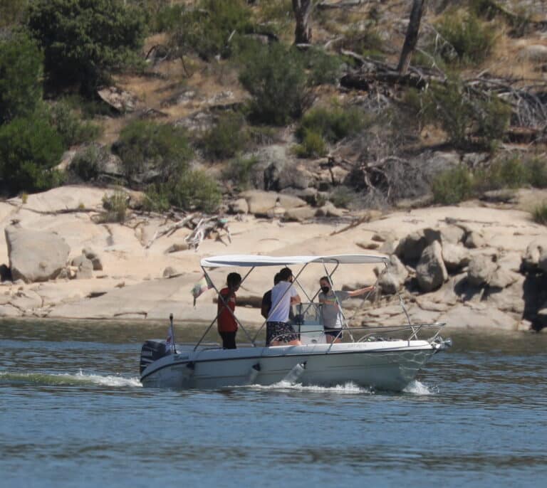 Así es la búsqueda de la niña de diez años que desapareció en el pantano de San Juan (Madrid)