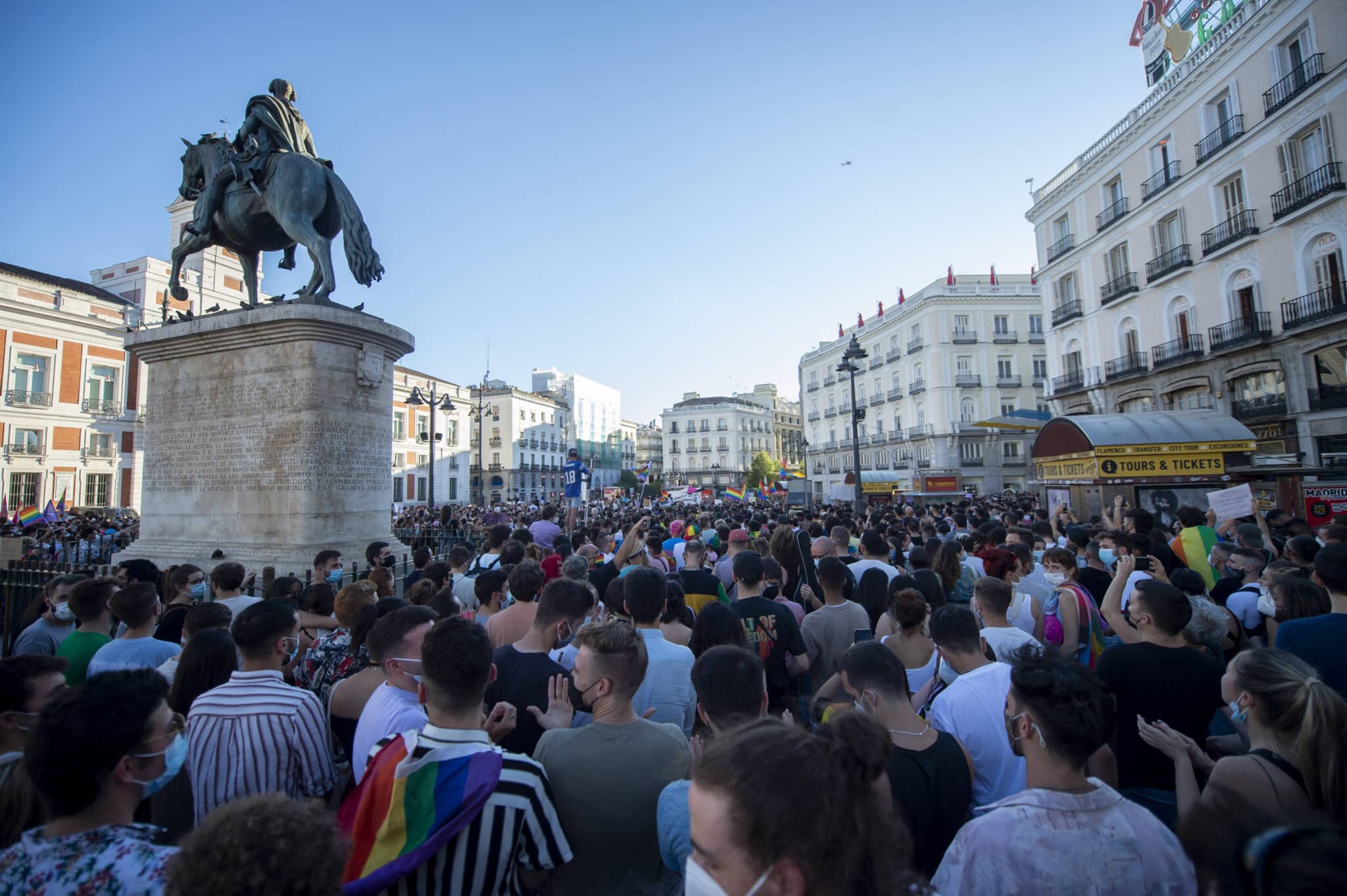 Cientos de personas durante una manifestación para condenar el asesinato de un joven de 24 años el pasado sábado en A Coruña debido a una paliza, a 5 de julio de 2021, en Madrid, (España). Bajo el lema, #JusticiaParaSamuel, los asistentes quieren mostrar su repulsa al asesinato del joven Samuel por una paliza propinada por un grupo de personas la noche del sábado 3 de julio.